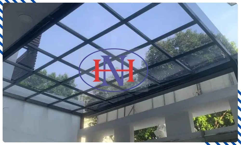 Nếu bạn đang tìm kiếm đơn vị chuyên thi công mái polycarbonate, CÔNG TY TNHH CƠ KHÍ XÂY DỰNG HOÀNG NGHĨA là sự lựa chọn đáng tin cậy